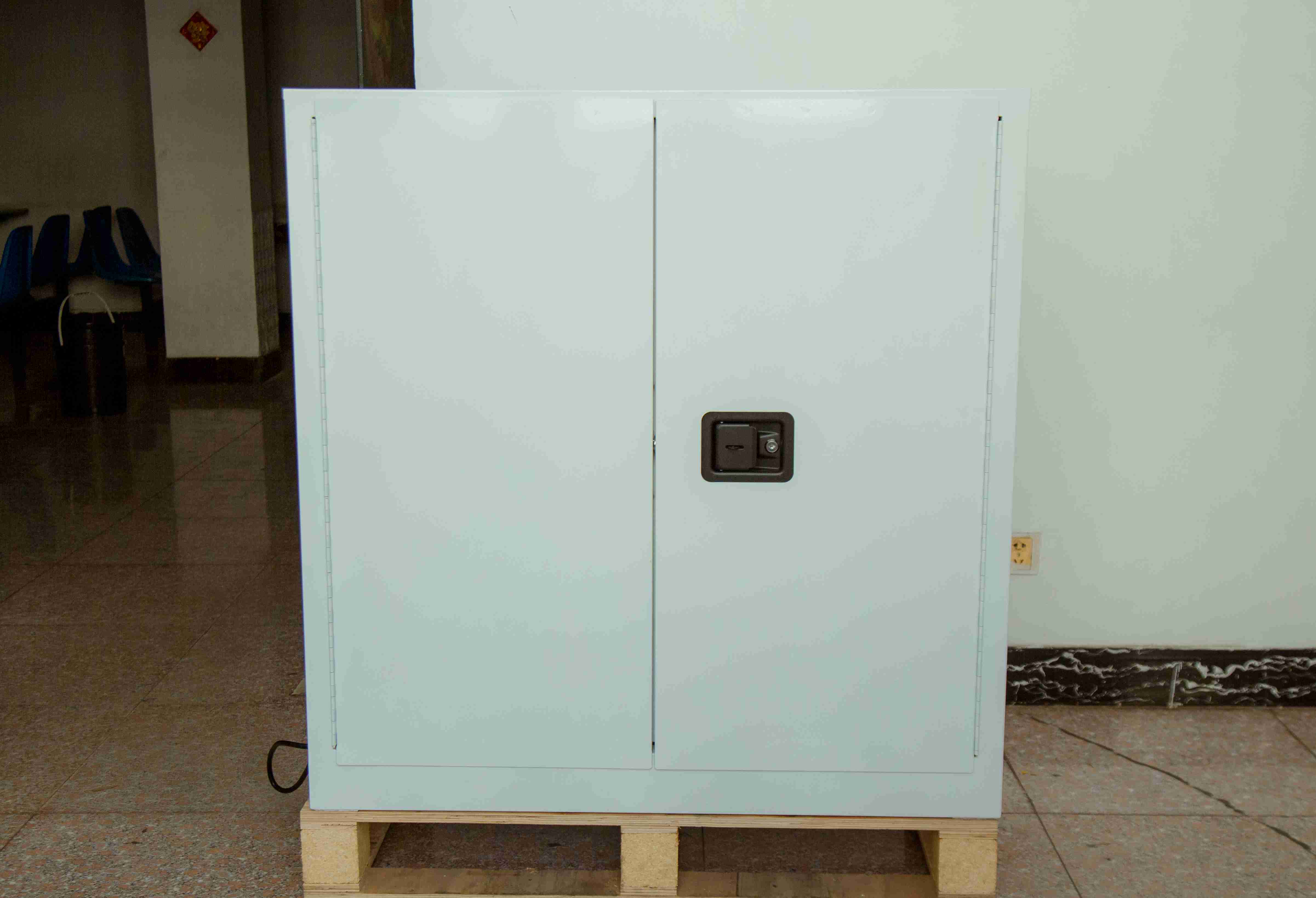 リチウムイオン電池用ラックマウント型蓄電池分配ボックスキャビ - Energy Storage Rack のレビューと価格